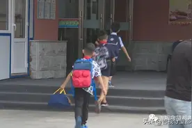 倡导绿色出行，助力校园周边交通秩序图片