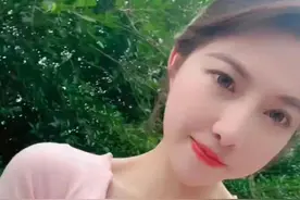 四川卖鱼女子因高颜值走红网络！网友称“卖鱼西施”图片