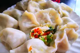 秋天，吃菠菜、韭菜不如吃茼蒿，2元一斤，健脾养胃，包饺子最香图片
