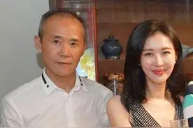 主动放弃当中国首富，如今每年才拿1千万退休金，70岁还生了女儿图片