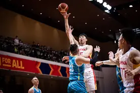 周琦再度告别CBA？和澳洲球队谈判，年薪或仅100万，背井离乡太惨图片