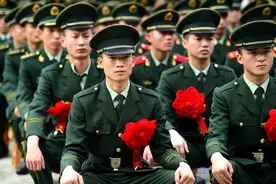 2022年征兵开始，男兵、女兵应征要求大不同，男生想要入伍更轻松图片
