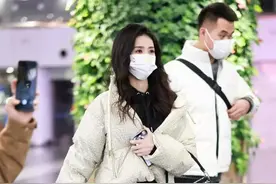白鹿真是90后保暖先锋，面包服+锥子裤酷帅洋气，冬天氛围感满满图片