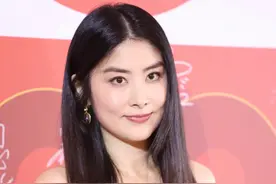 50岁依旧不显老，秒杀众多年轻女星，她到底有啥保养秘诀？图片