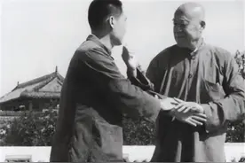 霍元甲和慈禧的保镖比武，两招就转身离开，知情者：对方纹丝未动图片