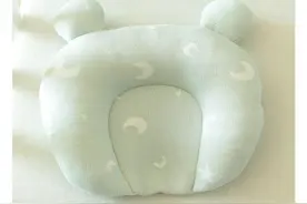 婴儿该不该使用枕头？图片