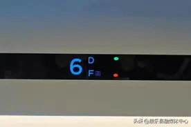 高铁座椅上的这些功能，你都会用吗？图片