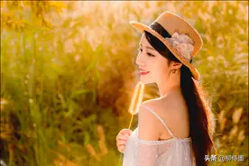 芦苇荡里拍摄唯美人像，4个拍照姿势和技巧，简单易学又漂亮图片