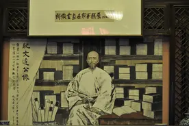 纪晓岚人丑嘴巴毒？和珅却是绝世美男，长相还酷似乾隆的小妈？图片