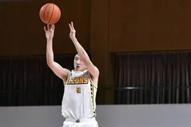 CBA太子爷李京龙，精湛的远投三分，用实力摆脱父亲的光环图片