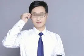 上海某小区团长大尺度撩拨邻居小姐姐被曝光，微信背景是老婆孩子图片