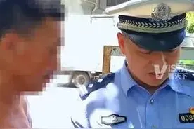 农民进城卖瓜 因人货混装被罚 交警罚完买了三百斤瓜 又帮瓜农将2000多斤瓜卖掉图片