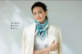 建议皮肤偏黄偏黑的女人，春夏多穿这几种“显白色”，非常显气质图片