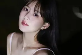 赵露思全面屏手机壁纸图片