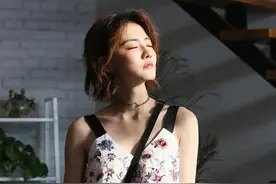 女生夏天穿吊带装有多美！学会这些吊带装的穿搭技巧，时髦又性感图片
