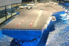 央视画面，歼-20模型登上航母，“福建舰”要拿歼-20H当舰载机？图片