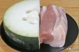 冬瓜里加一块五花肉，这样吃才叫过瘾，出锅连汤汁都不剩，太香了图片