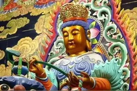 五台山殊像寺文殊殿文殊菩萨图片