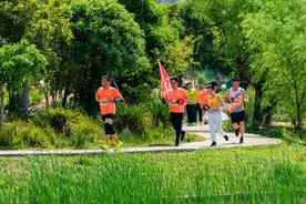 迎着春风跑起来，“国藩之路”第二届“湘能楚天杯”半程马拉松赛开跑图片