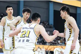 豪横!广厦历史性淘汰宏远,老板更衣室放话:奖金丰厚!回去全部到位图片