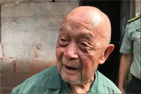 养蚕老人隐藏身份36年，连妻儿都瞒着，因工作人员填错地名而暴露图片