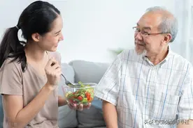 54岁过来人的忠告：轮流养老人，要先立4条规矩，不然费力不讨好图片