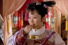 甄嬛传：她14岁入宫，17岁才侍寝，竟然才是扮猪吃老虎的实力派图片