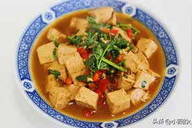 豆腐搭配黄豆酱的完美味道！酱烧豆腐简单易学，酱汁浓郁巨下饭图片