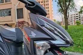 曲折的摩托车交强险办理图片
