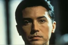 亚洲第一美男尊龙：孤儿出身，却红遍好莱坞，一生无子，孤独终老图片