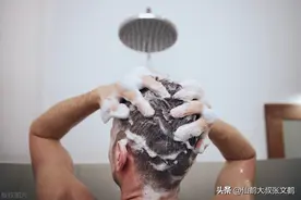 早上明明刚洗完头，下午就又变油，这是怎么回事？图片