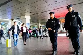 醉酒闹事，还对执法民警拳脚相加并辱骂，抚州东乡两女子被判刑！图片