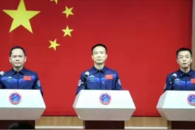 57岁少将，重返太空！图片