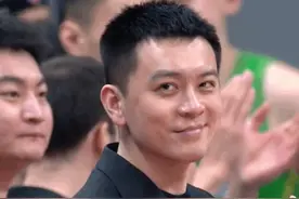 辽宁领先21分后输给上海！看看赛后，李春江和杨鸣说了什么？图片