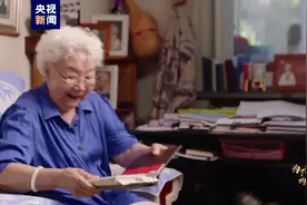 为了更美好的生活丨田华：待到山花烂漫时，我在丛中笑图片