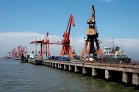 2014年辽宁发现水下巨物，专家赶来研究了2年发现，是抗日重器图片