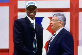 NBA五大失败交易：黄蜂队用科比换迪瓦茨，雷霆为省600万送走哈登图片