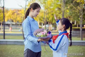 严师出高徒，成长后更怀念严厉的老师图片