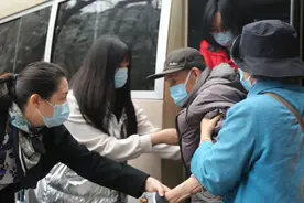 点赞！海淀102岁老人接种新冠疫苗图片