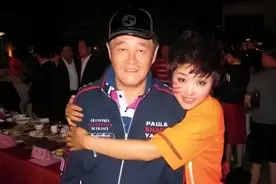演员关婷娜虽没结婚，但不代表没伴侣，女人一生不该只有婚姻图片