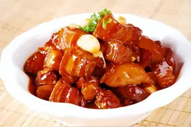 红烧肉怎么做好吃？只要正确搭配食材，不油不腻肉香扑鼻图片