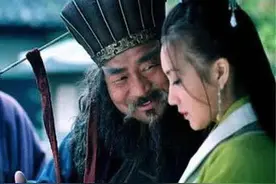在三国演义里，曹操是如何刺杀董卓，并在失败后凭借智慧逃之夭夭图片