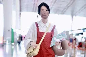 女明星穿背带裤谁最美？杨幂第八，乔欣第二，迪丽热巴排第几？图片