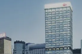 香港高205米的在建地标建筑——长江集团中心（二期），即将封顶图片