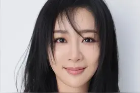 杨紫30岁生日晒出14张照片庆生，脸长山根粗壮，网友热议撞脸那英图片