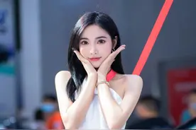 官宣婚讯的车模燕婷图片