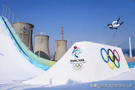 空中转体4周半，创造历史一跳！武大教授揭秘谷爱凌“飞天”原理！图片