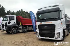 在欧洲走“廉价”路线的福特Cargo自卸车，带您看看它的配置如何图片