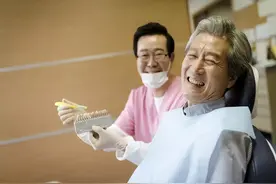 掉牙和寿命有关？60岁的人，牙齿剩多少颗才正常？医生告诉你答案图片