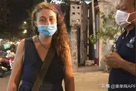 南非美女遭柬埔寨飞车党抢劫图片